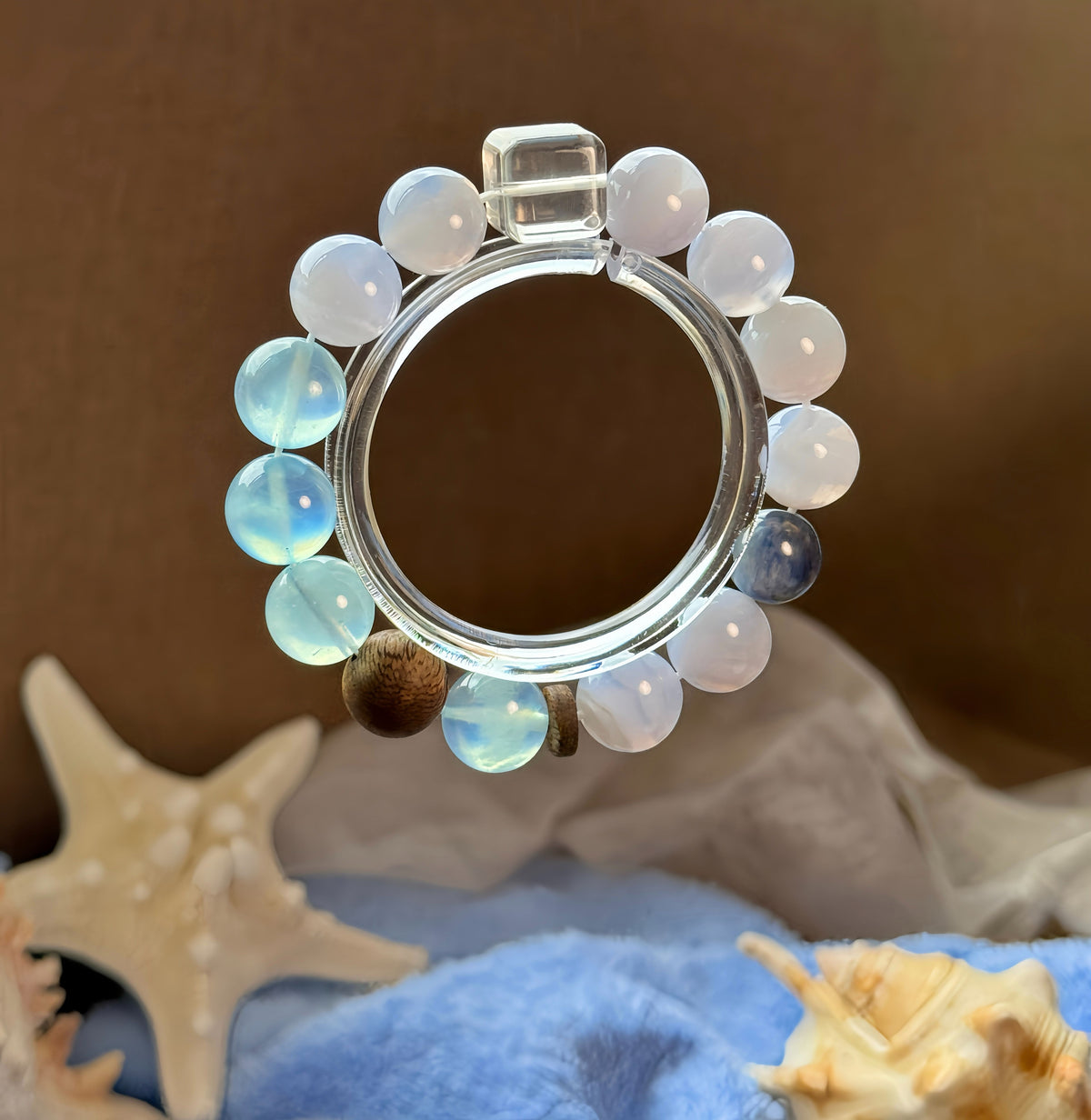 Crystal Pink Mist agarwood and rose quartz bracelet - image 4