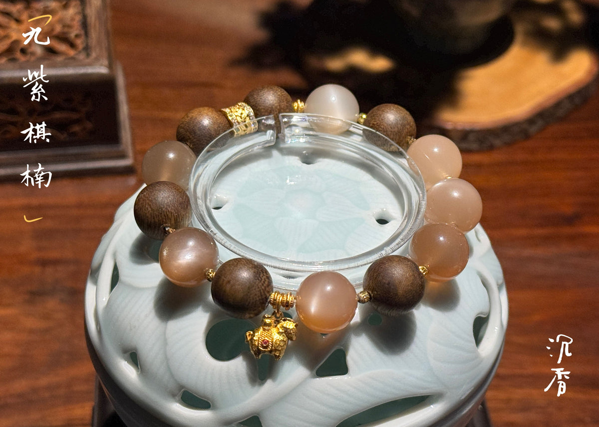 Green Mist collector agarwood bracelet with natural kynam beads - image 4